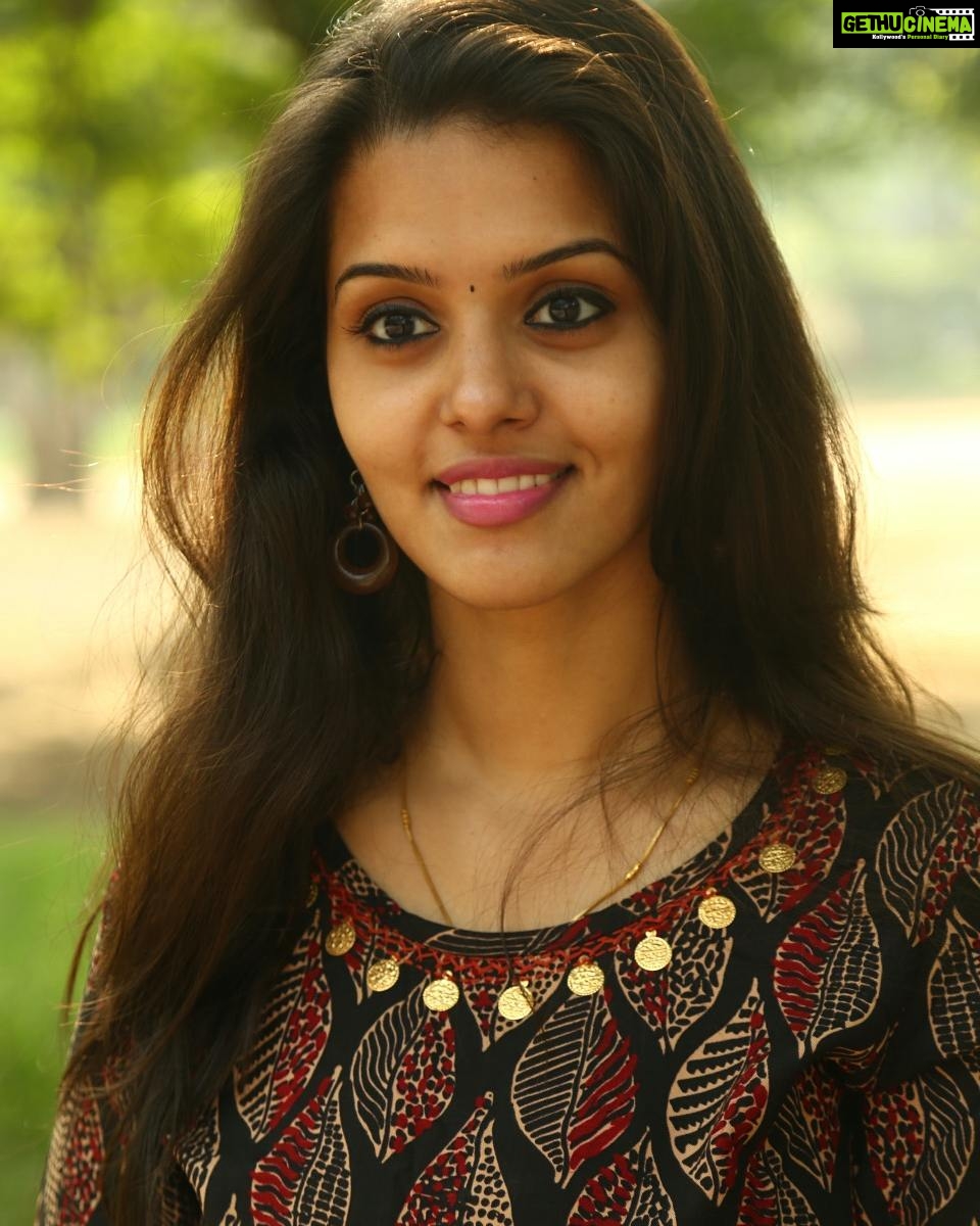 Swathishta Krishnan Instagram - The no makeover shoots be like ❤❤swipe for more 😊 PC : @samuel_sanjay