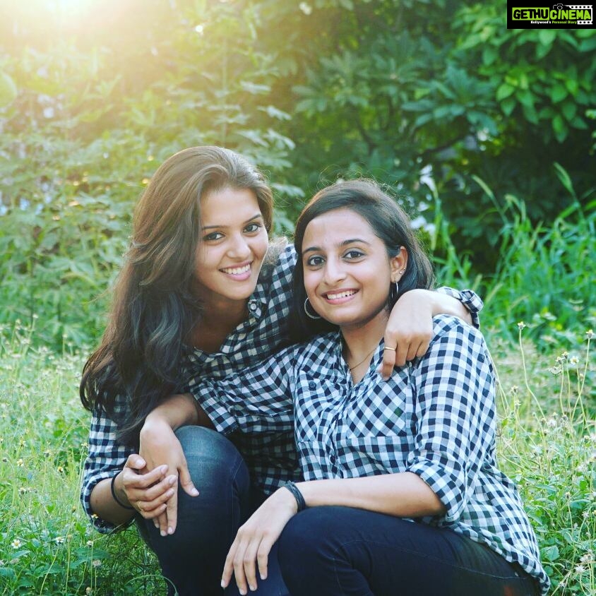 Swathishta Krishnan Instagram - Birds of same feather flock together 😍😍