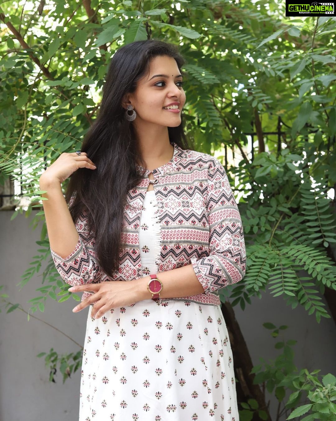 Swathishta Krishnan Instagram - 💮💮🌼🌼 . . Pc @vicky___075photography