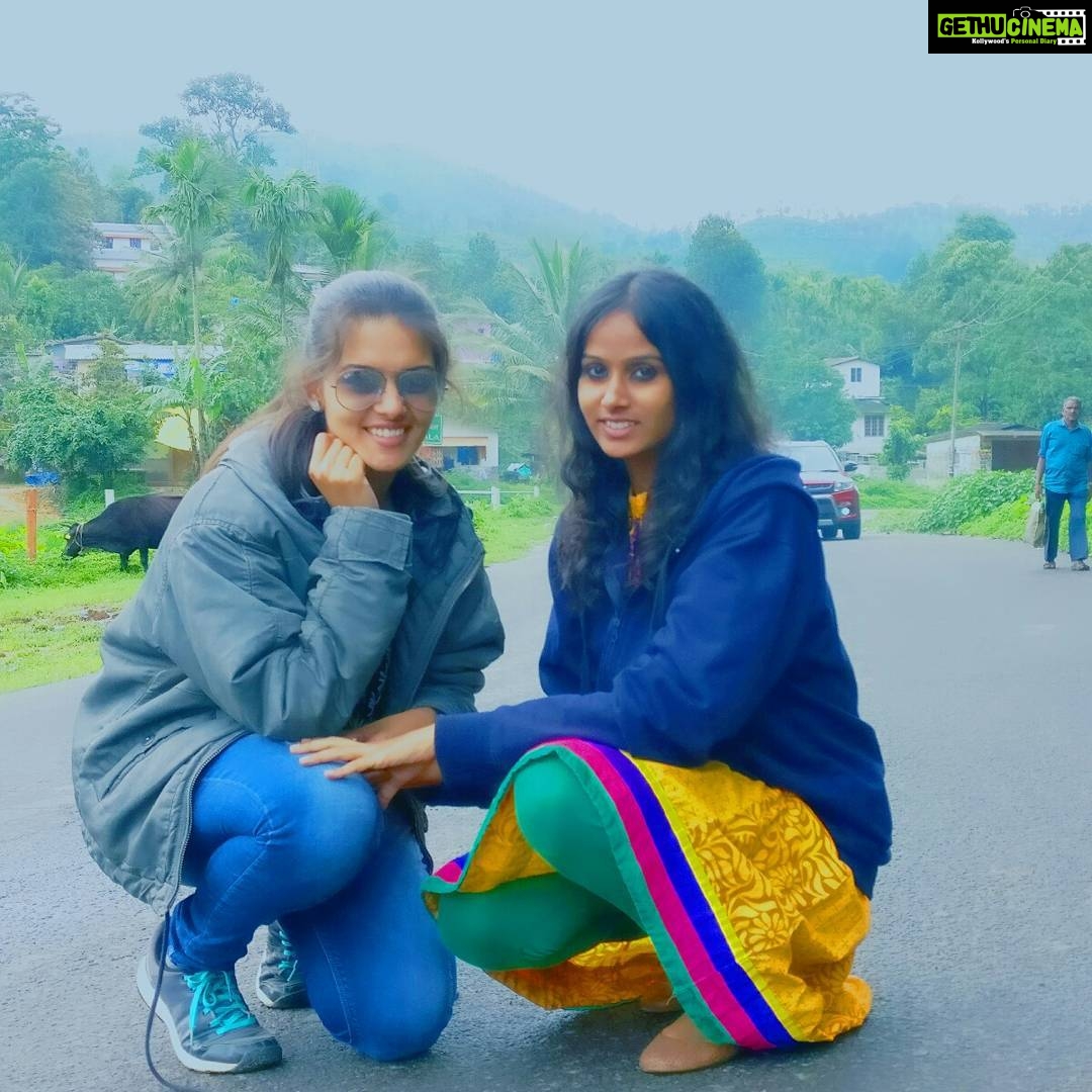 Swathishta Krishnan Instagram - FUN UNLIMITED ❤ #set1#devalatrip #forestexperience #bestiessss😘😘😘