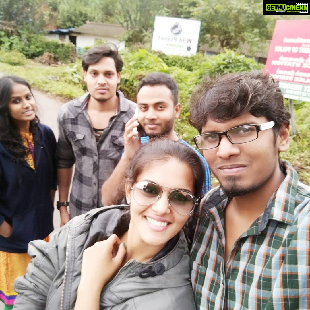 Swathishta Krishnan Instagram - FUN UNLIMITED ❤ #set1#devalatrip #forestexperience #bestiessss😘😘😘