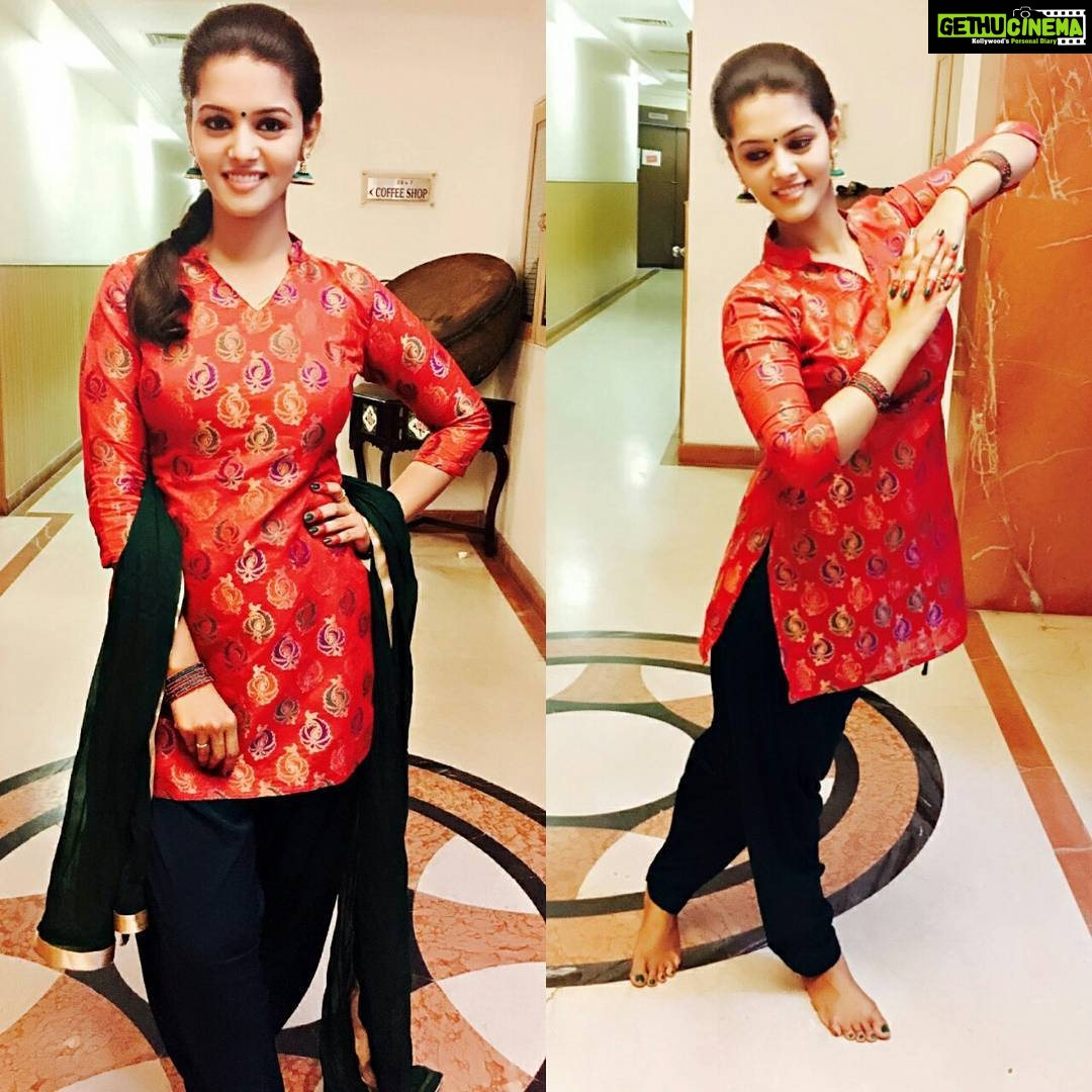 Swathishta Krishnan Instagram - #Mastermindfoundation presents #womanacheiversawards2017 #fussionperformance #dancegoals #lovelyevening The Checkers Hotel, Chennai