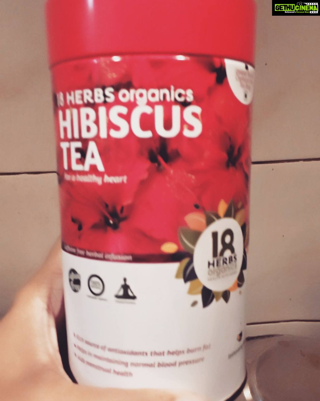 Swathishta Krishnan Instagram - My gooodiieee 👅 #teatreat #bestdetox #fitnessgoals #nodayswithoutit #cleansesursystemverywell #18herbs #organic #loveit 😍