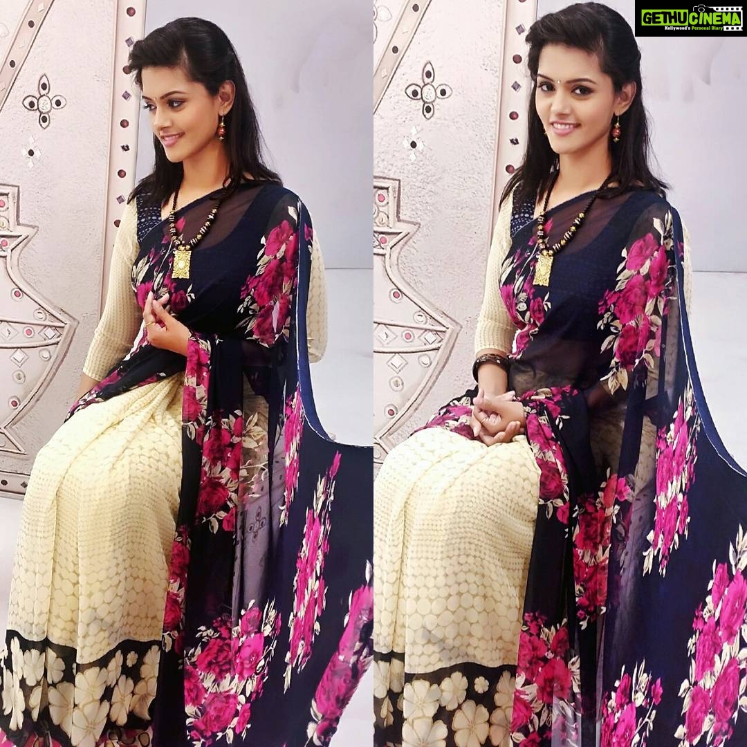 Swathishta Krishnan Instagram - #sareekefallsa😀😀😀