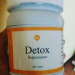 Swathishta Krishnan Instagram - Life is all about happiness 😍 so just #relax #refresh and #rejuvenate 💆 #mydailydosage #lookgoodfeelgood #stayyoung #glow💥#fitnessgoals #organic #traditionalmedicine #loveit 😊