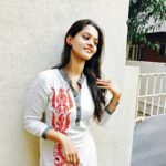 Swathishta Krishnan Instagram – Wen u try to pose n one monkey spoils it @athigna 😣😣😣 Coffee&Friendz
