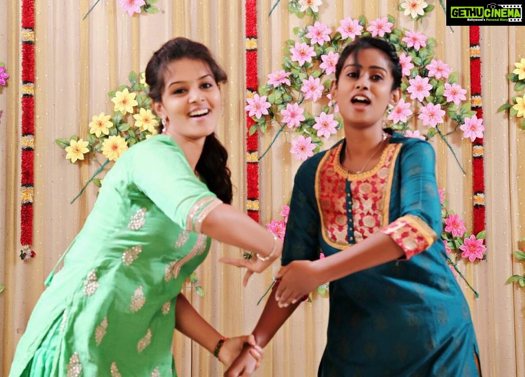 Swathishta Krishnan Instagram - #DANCE😍 #myeternallove #bff #weddingscenes😊😊