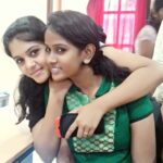 Swathishta Krishnan Instagram – More than our lessons,articles,stories,feild works our photos,selfies in classroom  r jus uncountable 😀😀😀😀😀#oneofmyfavsnap #sweetpic #cheekstogether#frnds4lyf
#happyus #journalismmemories #missingeverybitofit😣😣