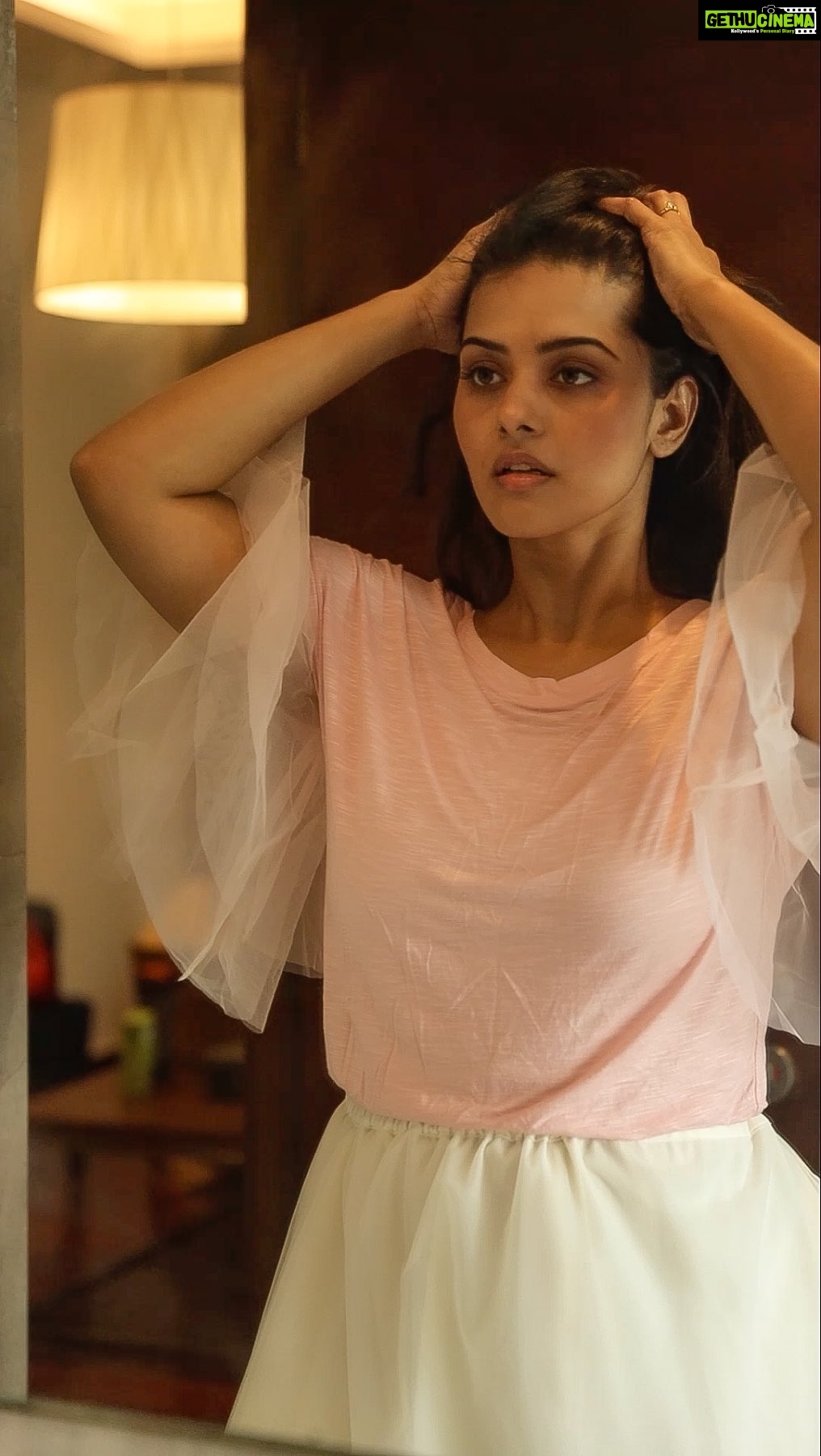 Swathishta Krishnan Instagram - Wanna get a glowing skin in Just 10 Minutes! Here is my secret of my glowing skin. Give your skin some Vitamin C lovin. Using this @mirabellecosmeticskorea Serum Sheet mask is like getting a Vitamin C facial in Just 10 minutes. . . Why your waiting visit mirabellecosmetics.in . . . #mirabellecosmetics #mirabellekorea #sheetmask #mirabellelovesyou #beauty #skincare