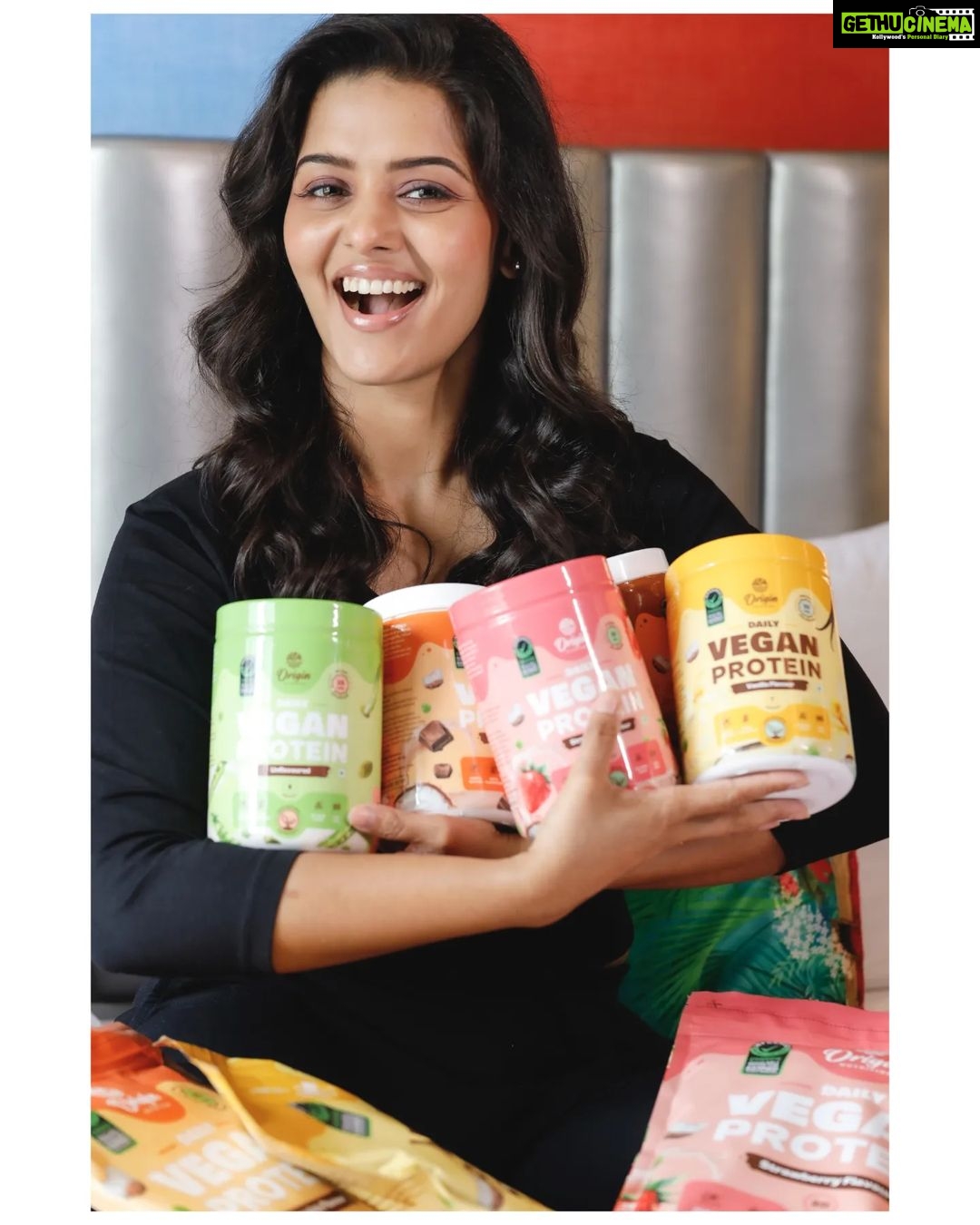 Swathishta Krishnan Instagram - My hunt for finding the best vegan protein is over Super happy to collaborate with @originprotein I’ve started taking Origin Nutrition’s Vegan Protein! And the best part about this protein is that I can have it in multiple ways - shake it, make a smoothie w it, or even use it in my Dosa batter. Lemme post everything soon 🤍 . . To get a 15% discount pls use my code : SwathishtaxOrigin . . Shot by @thatmadraskaran Mua @keerthana_makeupartistry Wearing @demozastores Background @thebelstead The Belstead