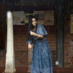 Swathishta Krishnan Instagram – There is a quiet beauty found in nature when heaven weeps 🌧️
.
.
Captured by @padambyveni darl ❣️
Wearing @vastra_deepa ❣️
.
.
.
#rainyday #newyear2022
