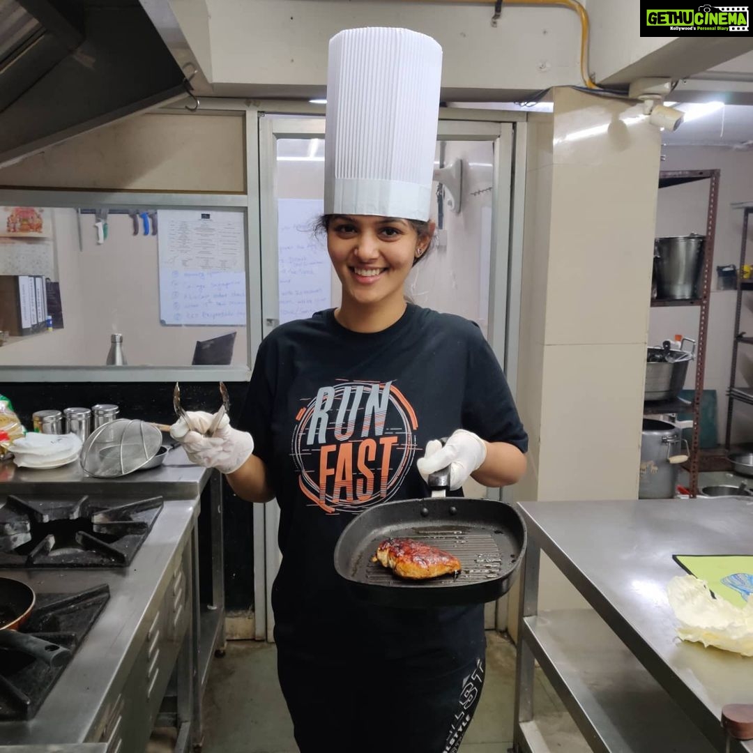 Swathishta Krishnan Instagram - TANGY ❤️❤️😃 . . Yummy sizzlers on the wayyyyy @tuskershillbypoppys .. . . . . #chef #food #foodporn #foodie #cheflife #instafood #cooking #foodphotography #foodlover #yummy #foodstagram #foodblogger #delicious #restaurant #instagood #dinner #love #chefsofinstagram #cook #gourmet #homemade #tasty #foodies #gastronomia #chefs #lunch #kitchen