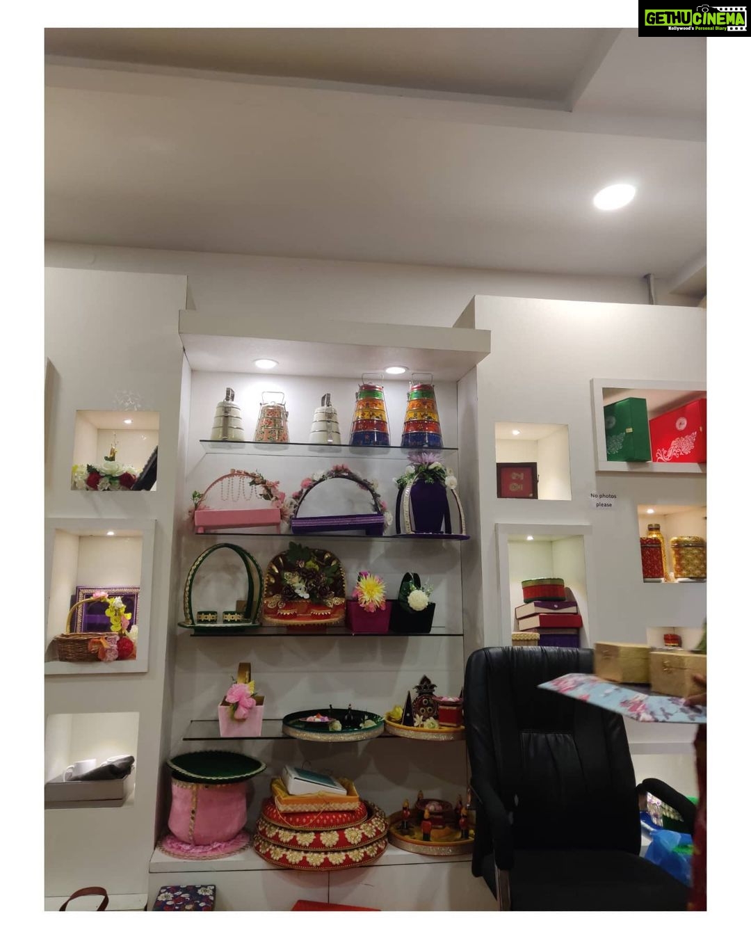 Swathishta Krishnan Instagram - Can't Thank you enough @sanskrritichennai for helping me out ,when I was badly in need of some beautiful gift boxes for diwali giveaway ❤️ . . Such a beautiful store and lovely collections ❣️❣️ My heart goes for it ❣️❣️ . . . #diwalisweets