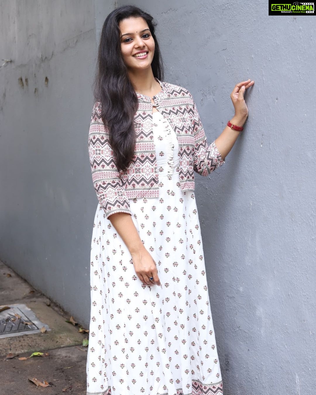Swathishta Krishnan Instagram - 💮💮🌼🌼 . . Pc @vicky___075photography