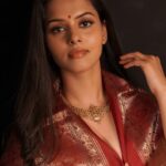 Swathishta Krishnan Instagram – DESI ❤️
.
.
Beautiful necklace from @mspinkpantherjewel 
Retouch  @mikkie_photographhy ..ur the best ❣️
.
.
.
.
.