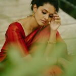 Swathishta Krishnan Instagram – Livin’ a red saree kinda life ❣️❣️
.
.
.
.Shot for @swarnasaris organised by @jeffreypaulll 
Pc @bhoopalm_official
Makeover @harshahairandmakeup @meghna_makeoverartistry 
Styling @indu_ig 
Saree drapist @manisareedrapist 
Location @sppgardens
.
.
.
 #tamilactors
#indiaglitztelugu #malayalamcinemas #malayalammoviesongs #mollywood #telugucinema #tamil #kollywoodmovie #jewellery #gowns #bluegown #tiktokgirls #tamilheroines #behindwoods #behindwoodsgoldmedals#malayalamsongs #malayalamcinema #malayalamsongs #malayalam #malayalamheroines #malayalammonday #kollywoodqueen #behindwoods #indiaglitzmalayalam #asianet