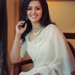 Swathishta Krishnan Instagram – For the love of WHITE 🤍
.
.
.
Jewellery @fineshinejewels 
Mua @keerthana_makeupartistry 
Captured by @haran_official_ 
.
.
.#vikramaudiolaunch #vikramfromjune3 #kamalhaasanvikram #fahadhfaasil #kamalhaasan #vikram #surya #lokeshkanagaraj #vijaysethupathi #anirudh #redgiants #udhaynidhistalin #vijaytv #sonymusic #sonysouthmusic #hotstar #rajkamalfilmsinternational Welcomhotel by ITC Hotels, Cathedral Road, Chennai