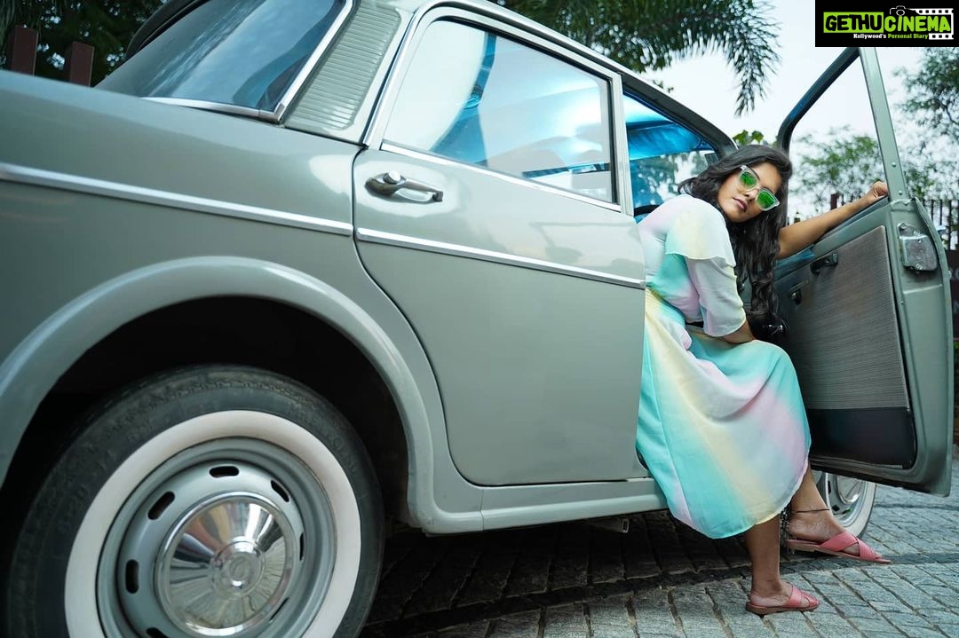 Swathishta Krishnan Instagram - She is not just 4 wheels and engine , she is HOME ❤️❣️ . . Thank you @welcomhotel.coimbatore_rcrse for this classic ❤️ Had an amazing shoot ❣️ . . . . Makeover @monz_makeover @teejays_artistry Captured by @twiststudio_official @harshivspicbucket Location @welcomhotel.coimbatore_rcrse . . . . Welcomhotel by ITC Hotels, Racecourse, Coimbatore
