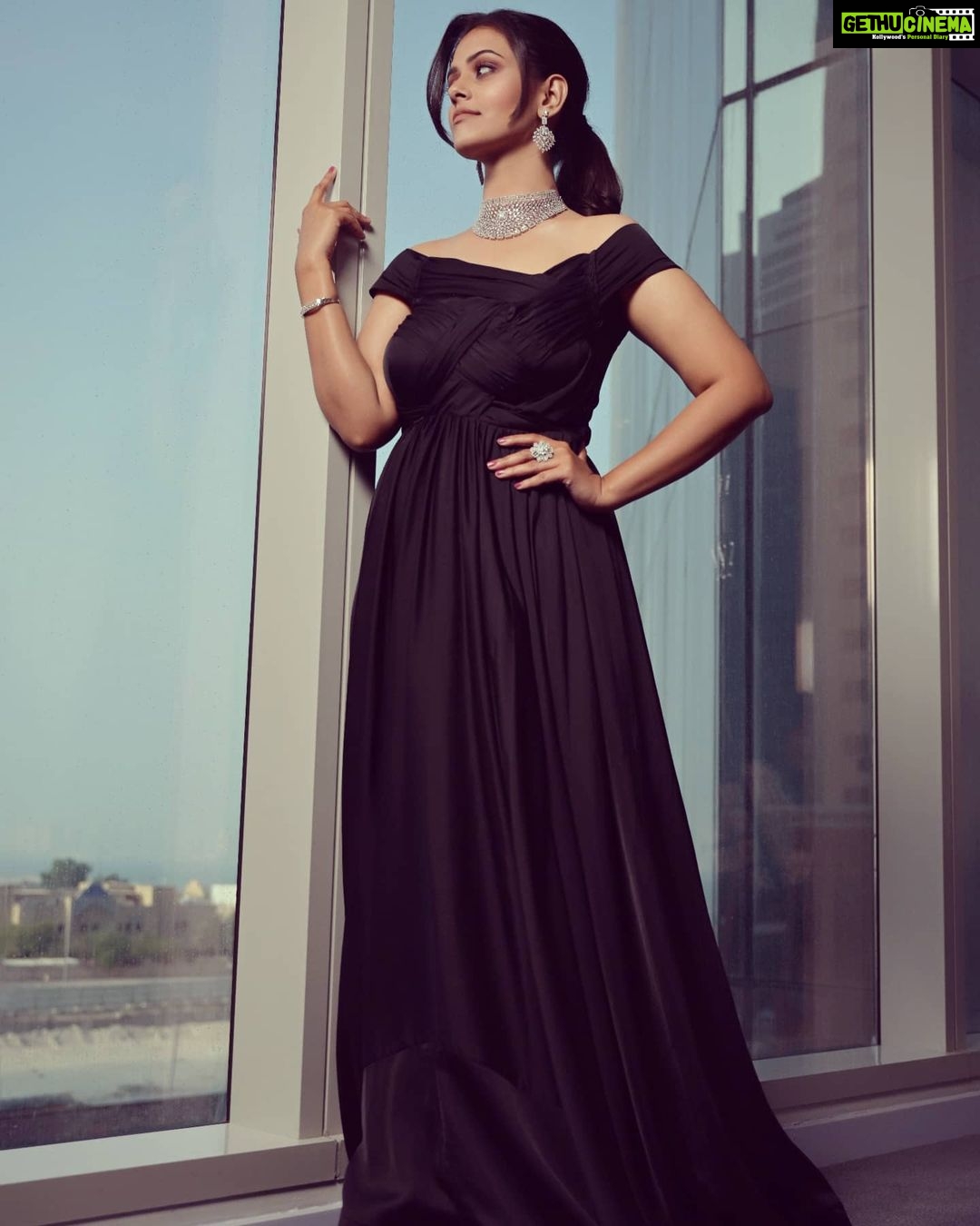 Swathishta Krishnan Instagram - Better days are comig ❣️ . . . #throwbackseries . . . . . Wearing @yoshnasbyela Makeup @saisaipalma Hair @yhenglhynn Jewellery @fineshinejewels Photography @portrait.kerala . . . . . #throwbackseries ..#behindwoods #behindwoodsgoldmedals #tamilactors #indiaglitztelugu #malayalamcinemas #malayalammoviesongs #mollywood #telugucinema #tamil #kollywoodmovie #jewellery #gowns #bluegown #tiktokgirls #tamilheroines #behindwoods #behindwoodsgoldmedals#malayalamsongs #malayalamcinema #malayalamsongs #malayalam #malayalamheroines #malayalammonday #kollywoodqueen #behindwoods #indiaglitzmalayalam #asianet W hotel doha, Qatar