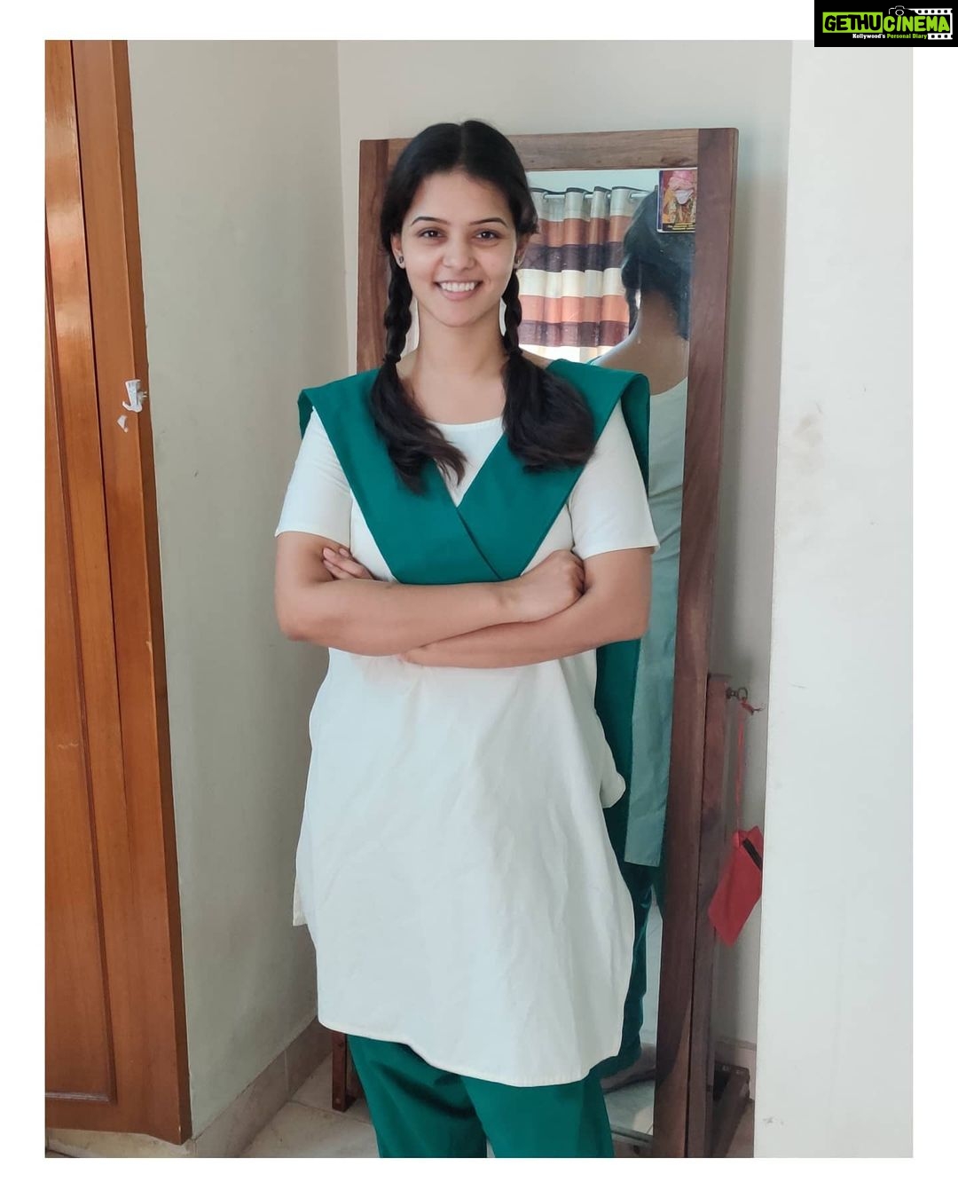 Swathishta Krishnan Instagram - My dear school uniform There was a time when I hated you so much, you wanted to be demanding, tidy and clean .. But now trust me , no matter how many clothes I have , you will always remain special for the lifetime memories and people that you gave me ... With happy tears π Someone who misses school way tooo much. . . . . Just found this in my wardrobe and thought of wearing it . . Comment on if you miss your school days Somewhere in Chennai