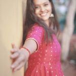 Swathishta Krishnan Instagram – Some early morning shoot before lockdown 
😀😅
.
.
.
Captured by @jb__jonathan 
Wearing  @instorefashions