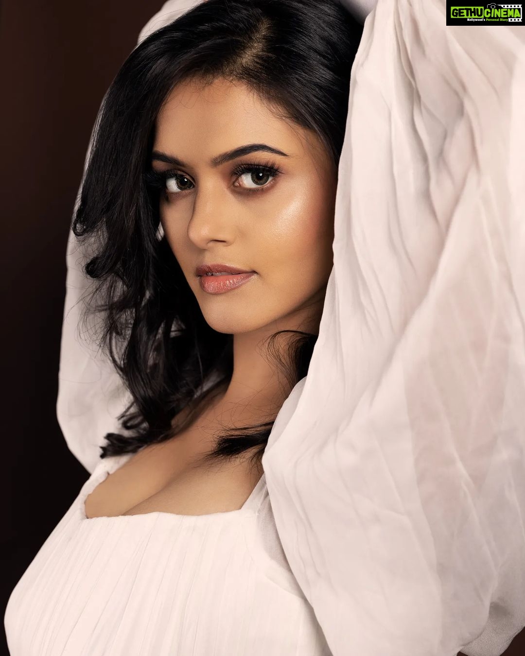 Swathishta Krishnan Instagram - Once in a while 🤠. . . . . PC @lakshmiijagan Attire - @newwaveboutique Designer - @vineeth_gopinathan Stylist - @storiesbysiyahhhh Hair n makeup - @sujani_suresh.mua . . . .#tamilactress #actress #kollywood #teluguactress #telugu #mollywood #malluactress #malayalam #photography #photoshoot #photooftheday #instagood