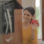 Swathishta Krishnan Instagram – How much I miss this ….❤️❤️❤️
.
.
.
BTS from cinthol TVC with my all time favourite @dirrajivmenon sir…
@rajivmenonproductions 
@monabedre
.
.
.
.