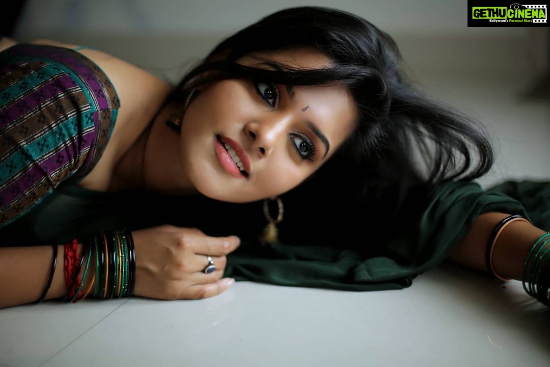 Swathishta Krishnan Instagram - Final for now...💚💚 . . . Mua @divastylistmakeupartistry Pc @padambyveni