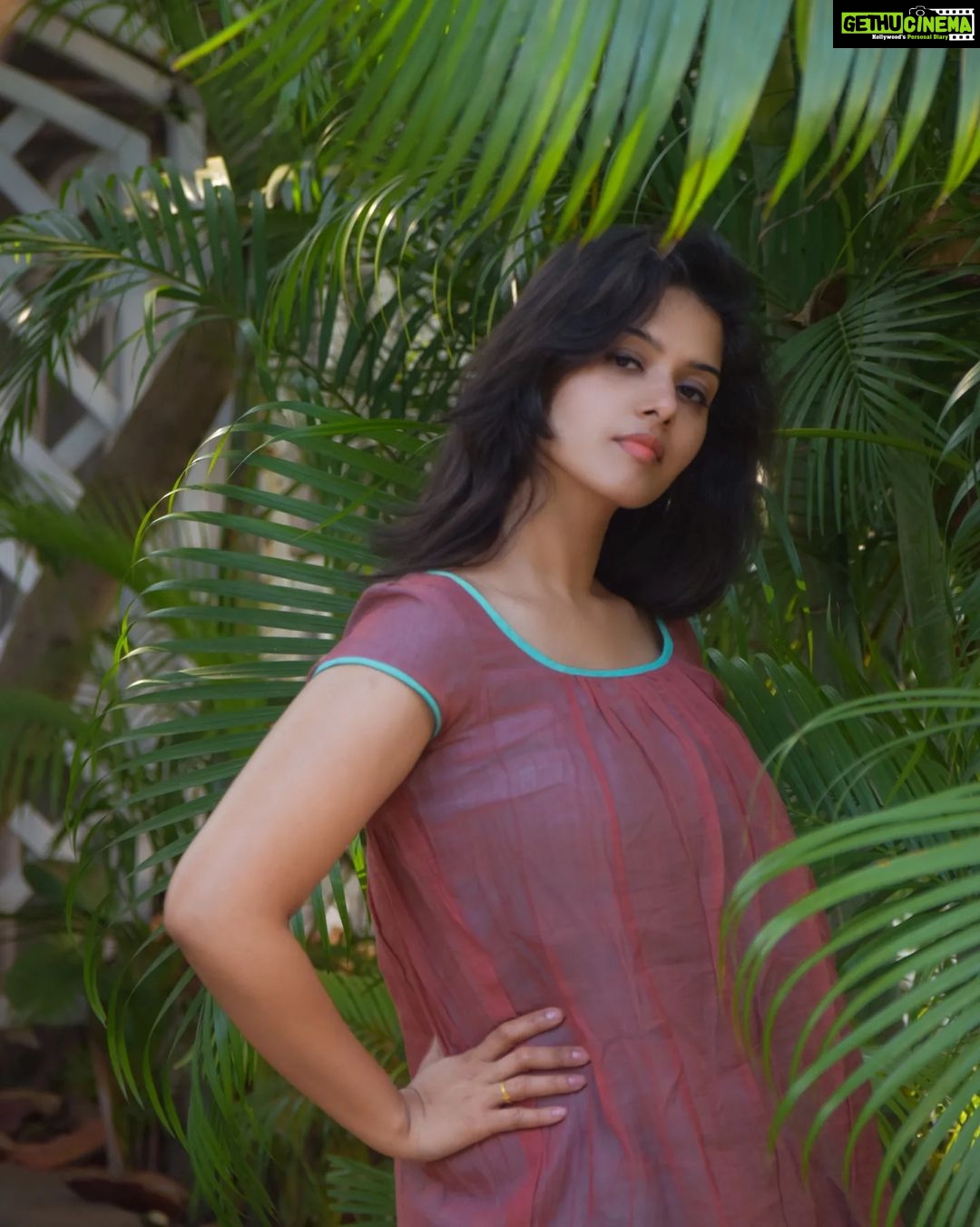 Swathishta Krishnan Instagram - Caption it 💗 . . . . .Wearing @studio_thari Styling @label_niranjani Captured by @irst_photography . . . . #photooftheday #ootd #tamilactress #actress #kollywood #teluguactress #telugu #mollywood #malluactress #malayalam #photography #photoshoot #photooftheday #instagood