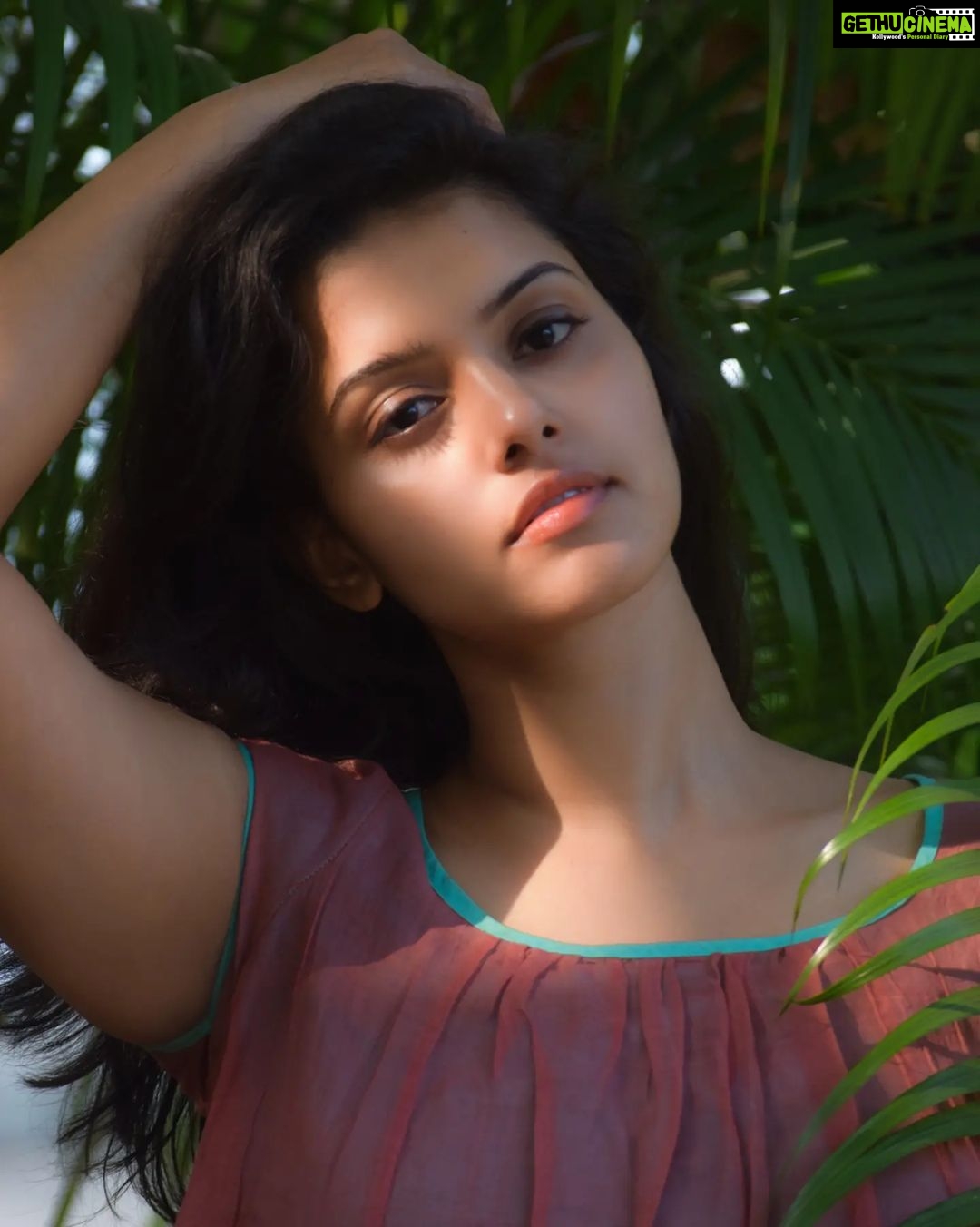 Swathishta Krishnan Instagram - Subtle π€ . . . . Wearing @studio_thari Styling @label_niranjani Captured by @irst_photography . . . . #photooftheday #ootd #tamilactress #actress #kollywood #teluguactress #telugu #mollywood #malluactress #malayalam #photography #photoshoot #photooftheday #instagood