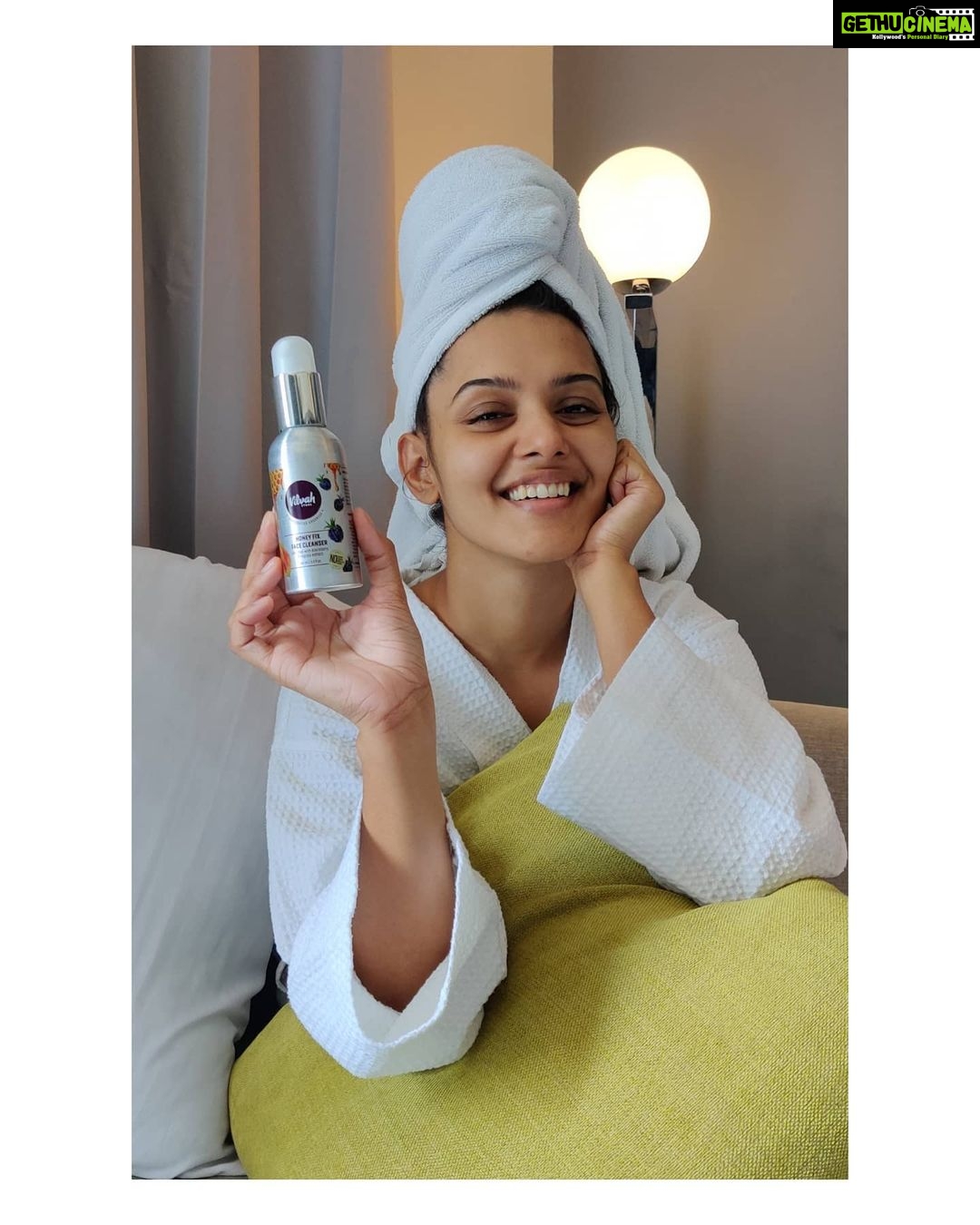 Swathishta Krishnan Instagram - I use face wash twice a day..when I wake up and then in my shower ❤️ My staple skincare going strong with @vilvah_ This is a mild honey face wash suitable for all skin types with papaya extract and berries. Let's support local . . . #vilvah #supportlocal #indianskincare #facewash #buyindian