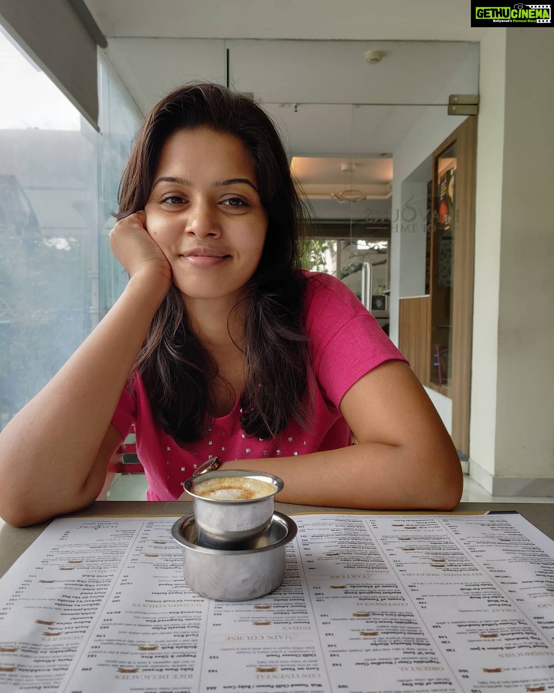 Swathishta Krishnan Instagram - Having a cup of filter coffee with filtered thoughts and double filtered people around is a blessing β£οΈ . . . Pc : my asst akka becoming a pro in capturing the real me ππ Jubilee Hills,hyderabaad