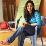 Swathishta Krishnan Instagram – ALL SMILES AND SLEEPY EYES at work 😁
Ps : excuse me for the background 😁
.
.
.
. Bangalore, India