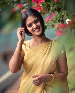 Swathishta Krishnan Instagram - Happy Diwali ✨✨ . . . Wearing @thoorigaiie @thoorigaikabilan Captured by @vijayvendhan Makeover @varsha_bridalmakeover . . . . .#smiling#behindwoods #behindwoodsgoldmedals #tamilactors #indiaglitztelugu #malayalamcinemas #malayalammoviesongs #mollywood #telugucinema #tamil #kollywoodmovie #jewellery #gowns #bluegown #tiktokgirls #tamilheroines #behindwoods #behindwoodsgoldmedals#malayalamsongs #malayalamcinema #malayalamsongs #malayalam #malayalamheroines #malayalammonday #kollywoodqueen #behindwoods #indiaglitzmalayalam #asianet