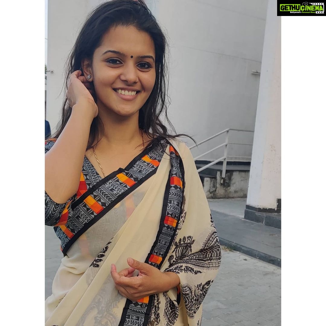 Swathishta Krishnan Instagram - Elegance is the only beauty that never FADESSSSSS ❤️❤️❤️❤️ . . . .