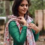 Swathishta Krishnan Instagram - The art of EYE CONTACT ❤️😁😁 . . . Pc @hakunamatata_sai when next??😁 . . . .
