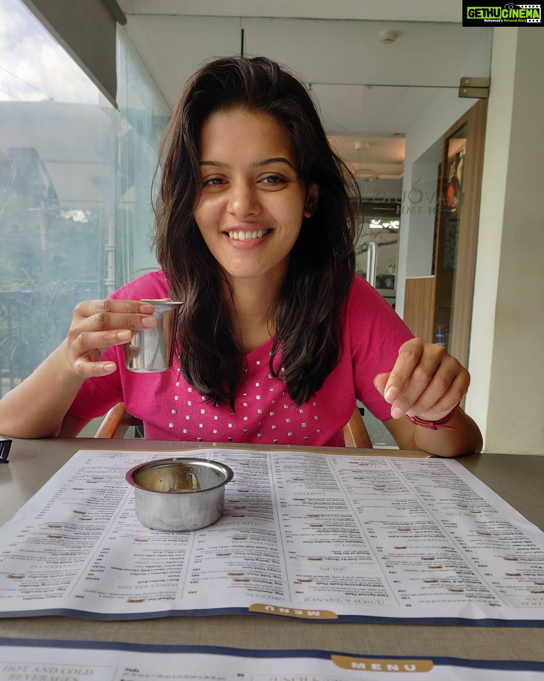 Swathishta Krishnan Instagram - Having a cup of filter coffee with filtered thoughts and double filtered people around is a blessing β£οΈ . . . Pc : my asst akka becoming a pro in capturing the real me ππ Jubilee Hills,hyderabaad