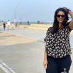 Swathishta Krishnan Instagram – Breezy n cheesy ❤️
Pc @manojkumar_photography 
.
.
.
.
. Promenade Beach