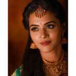 Swathishta Krishnan Instagram - From having heavy HD makeup to some simple and elegant stuff, things have changed totally when it comes to bridal makeup... Now take a look at this simple one . . . Link in bio . . . . . #bridalmakeup #makeupartist #makeup #bride #weddingmakeup #wedding #mua #bridal #bridalhair #bridalmakeupartist #beauty #weddingphotography #indianbride #indianwedding #makeuptutorial #hudabeauty #weddingdress #bridesmaids #bridetobe #weddinginspiration #wakeupandmakeup #maccosmetics #makeuplover #anastasiabeverlyhills #weddingday #love #makeuplooks #photography #weddinghair #bhfyp