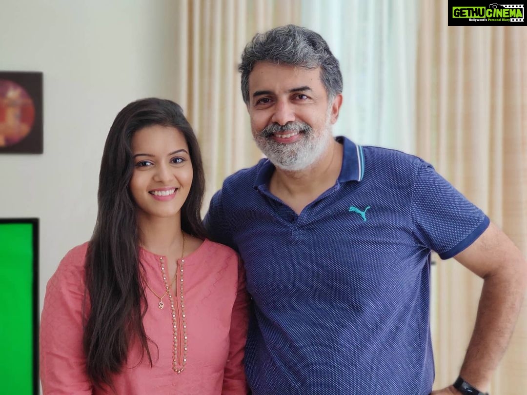 Swathishta Krishnan Instagram - Fan girl ❤️❤️ @dirrajivmenon @rajivmenonproductions