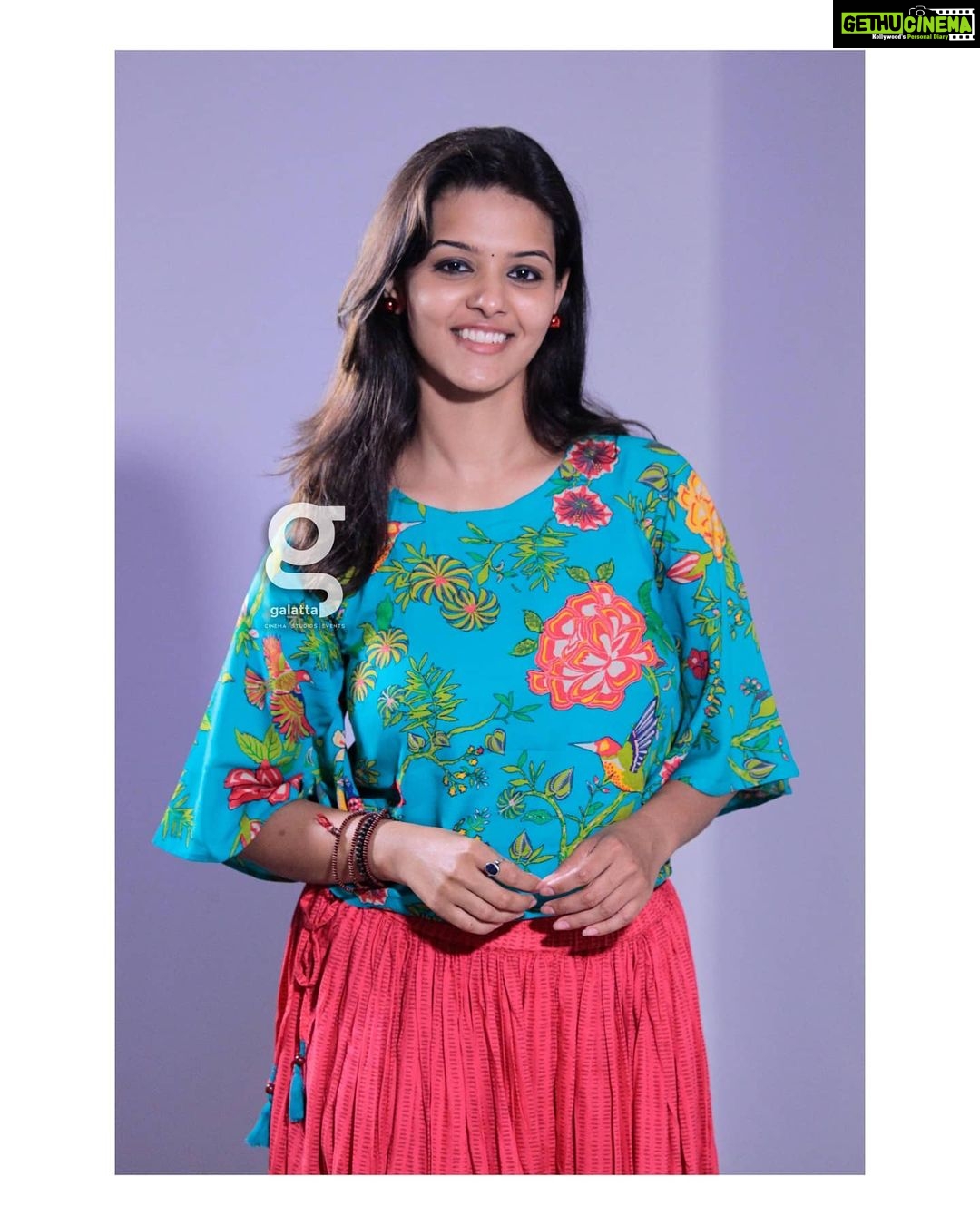 Swathishta Krishnan Instagram - For @galattadotcom . . . . . Captured by @varuun.jpg @vm.cinemas . . . . ..#behindwoods #behindwoodsgoldmedals #tamilactors #indiaglitztelugu #malayalamcinemas #malayalammoviesongs #mollywood #telugucinema #tamil #kollywoodmovie #jewellery #gowns #bluegown #tiktokgirls #tamilheroines #behindwoods #behindwoodsgoldmedals#malayalamsongs #malayalamcinema #malayalamsongs #malayalam #malayalamheroines #malayalammonday #kollywoodqueen #behindwoods #indiaglitzmalayalam #asianet