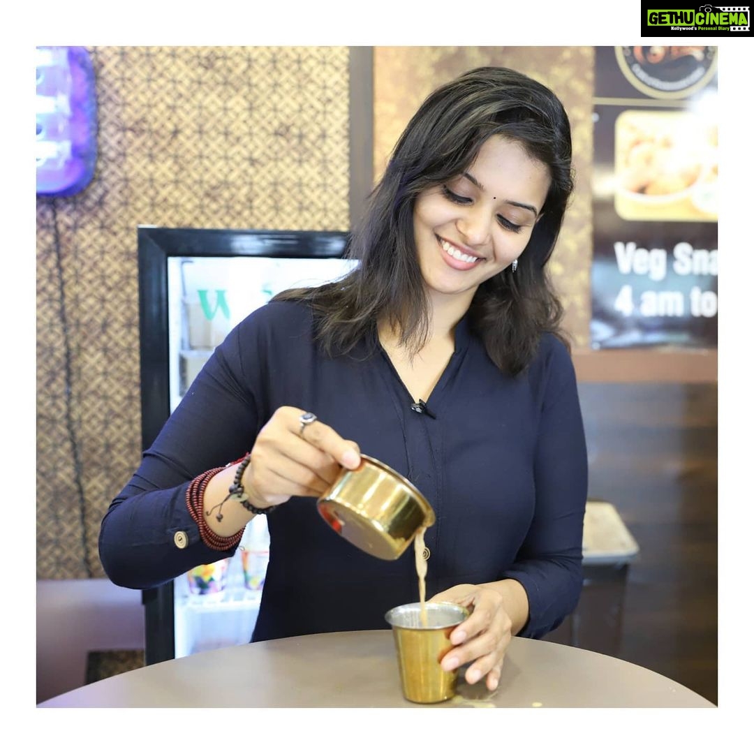 Swathishta Krishnan Instagram - Good ideas start with BRAINSTORMING Great ideas start with COFFEE☕ . I miss my ME TIME , sitting all alone in a cafe, sipping my favorite filter coffee 😔Hope we bounce back soon...Hope things get back to normal soon...🤞🤞. PRAYERS 🙏 . . . How many of you miss going out for a coffee ??? And let me know ur favourite spots in Chennai... I've listed mine in the bio 😊 Pc @vicky___075photography . . . .