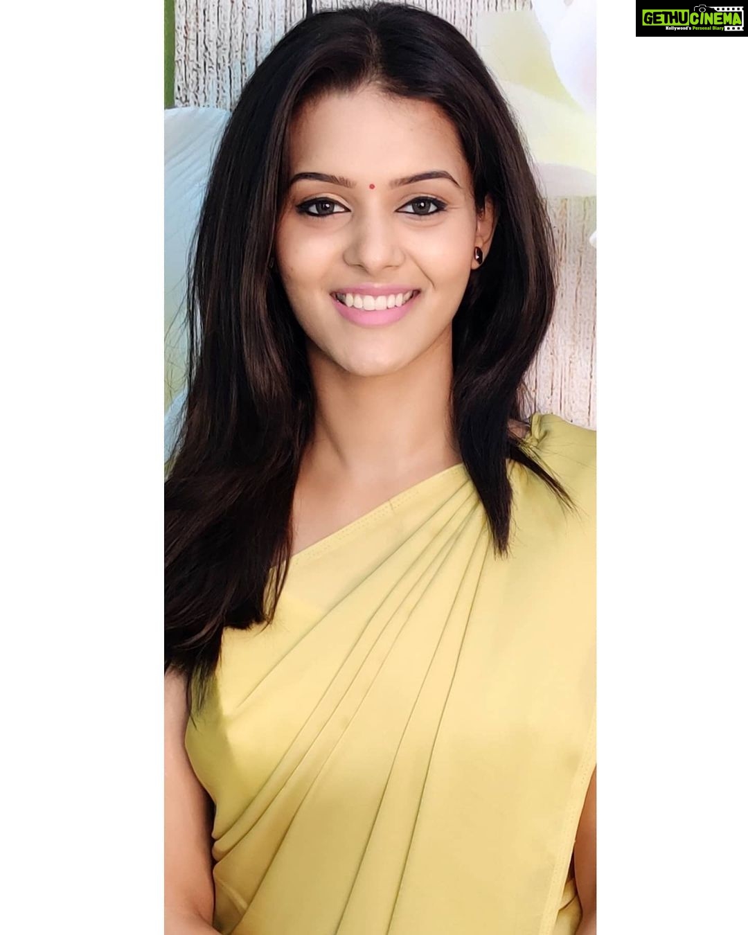 Swathishta Krishnan Instagram - Behind every wide smile there is a story left behind a mile π Makeover @varsha_bridalmakeover π . . . . . . . .#smiling#behindwoods #behindwoodsgoldmedals #tamilactors #indiaglitztelugu #malayalamcinemas #malayalammoviesongs #mollywood #telugucinema #tamil #kollywoodmovie #jewellery #gowns #bluegown #tiktokgirls #tamilheroines #behindwoods #behindwoodsgoldmedals#malayalamsongs #malayalamcinema #malayalamsongs #malayalam #malayalamheroines #malayalammonday #kollywoodqueen #behindwoods #indiaglitzmalayalam #asianet