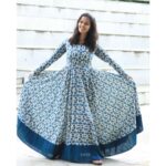 Swathishta Krishnan Instagram – Chin up , butter cup :)) 
.
.
.
.
Thank you @instorefashions for this lovely long anarkali kurta 💙💙
PC @varuun.jpg
.
.
.
.