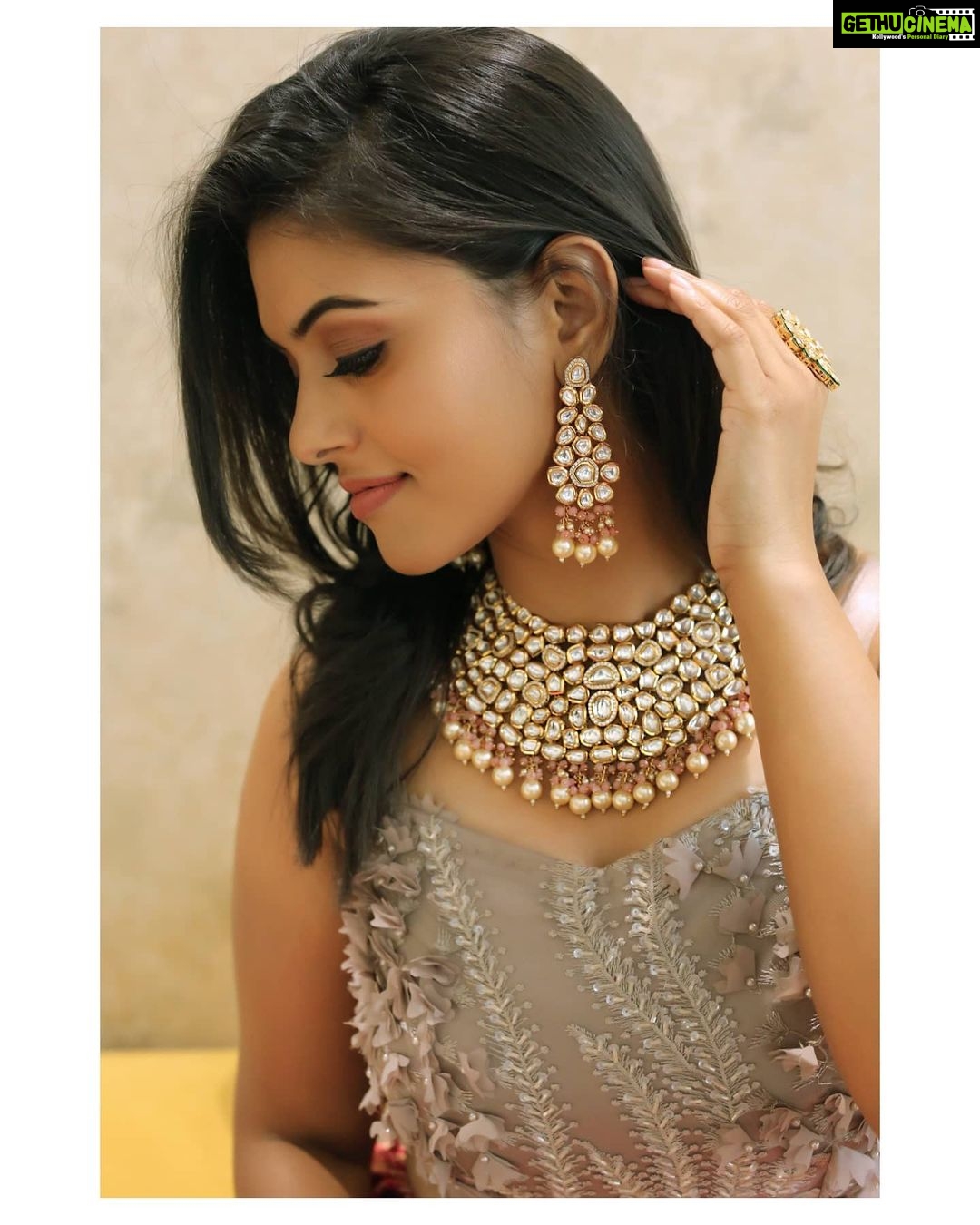 Swathishta Krishnan Instagram - Wearing @thorkal_couture_official Jewellery @fineshinejewels ❤️ my all time favorite Makeover @kirthana_mua Captured by @padambyveni Location @spacedge_interiors . . . .#behindwoods #behindwoodsgoldmedals #tamilactors #indiaglitztelugu #malayalamcinemas #malayalammoviesongs #mollywood #telugucinema #tamil #kollywoodmovie #jewellery #gowns #bluegown #tiktokgirls #tamilheroines #behindwoods #behindwoodsgoldmedals#malayalamsongs #malayalamcinema #malayalamsongs #malayalam #malayalamheroines #malayalammonday #kollywoodqueen #behindwoods #indiaglitzmalayalam #asianet