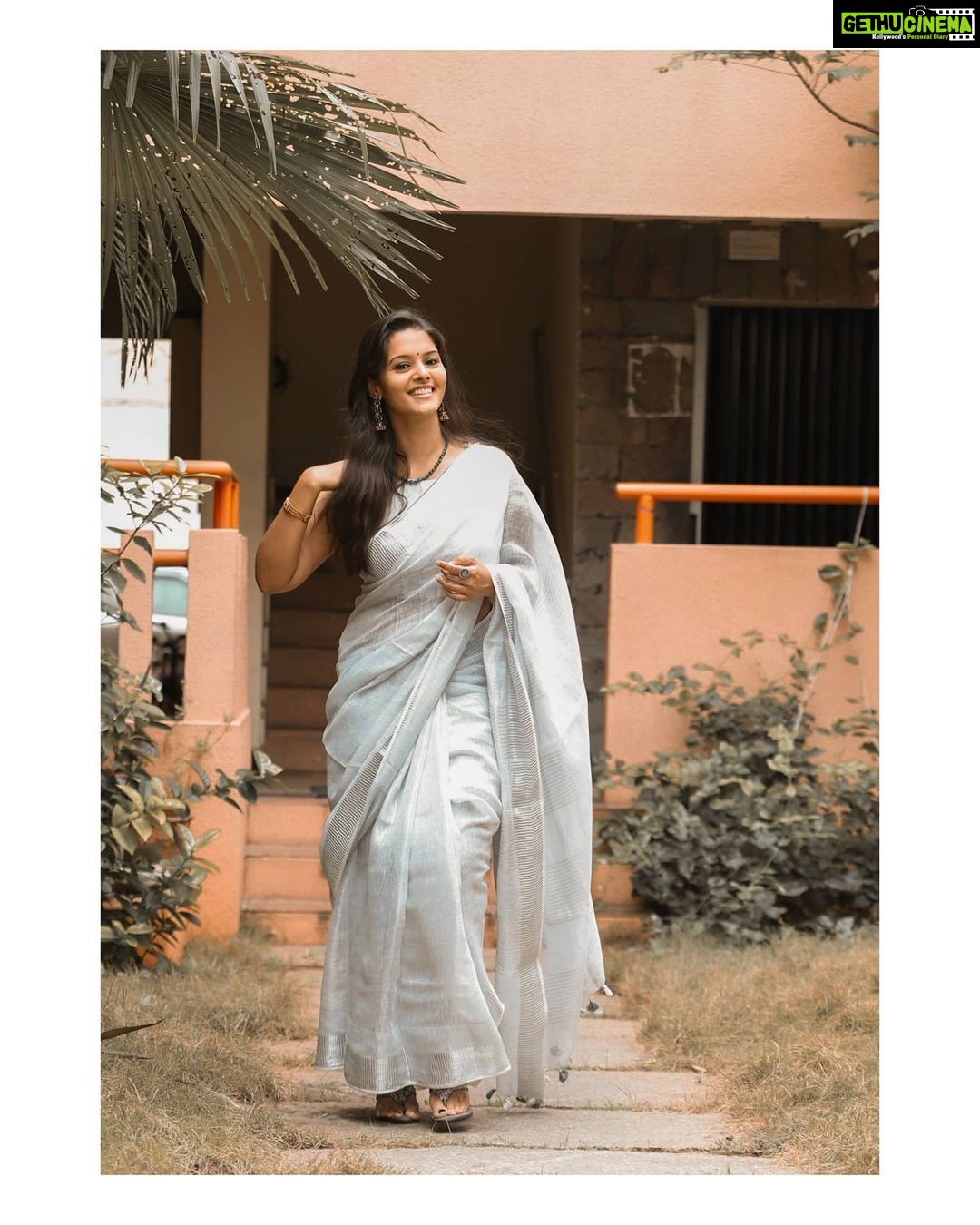 Swathishta Krishnan Instagram - 5❤️❤️ 📸@vicky___075photography 👗@mon_ni_zha Edit @mikkie_photographhy . . . . . ..#behindwoods #behindwoodsgoldmedals #tamilactors #indiaglitztelugu #malayalamcinemas #malayalammoviesongs #mollywood #telugucinema #tamil #kollywoodmovie #jewellery #gowns #bluegown #tiktokgirls #tamilheroines #behindwoods #behindwoodsgoldmedals#malayalamsongs #malayalamcinema #malayalamsongs #malayalam #malayalamheroines #malayalammonday #kollywoodqueen #behindwoods #indiaglitzmalayalam #asianet