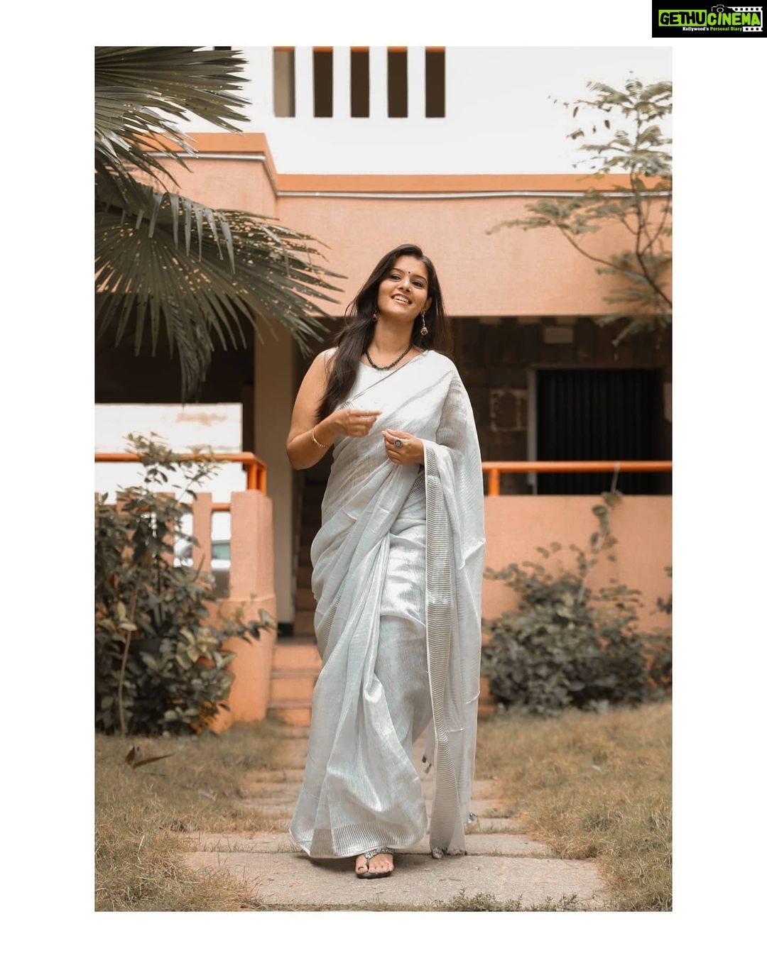 Swathishta Krishnan Instagram - 5❤️❤️ 📸@vicky___075photography 👗@mon_ni_zha Edit @mikkie_photographhy . . . . . ..#behindwoods #behindwoodsgoldmedals #tamilactors #indiaglitztelugu #malayalamcinemas #malayalammoviesongs #mollywood #telugucinema #tamil #kollywoodmovie #jewellery #gowns #bluegown #tiktokgirls #tamilheroines #behindwoods #behindwoodsgoldmedals#malayalamsongs #malayalamcinema #malayalamsongs #malayalam #malayalamheroines #malayalammonday #kollywoodqueen #behindwoods #indiaglitzmalayalam #asianet