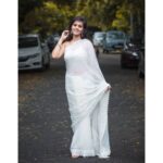 Swathishta Krishnan Instagram - 💞💞 Wearing @archana_aarthi ❤️ can't stop loving this saree dear Captured by @thshooter ❤️ Makeover @artistrybysupriya ❤️ . . . . ...#behindwoods #behindwoodsgoldmedals #tamilactors #indiaglitztelugu #malayalamcinemas #malayalammoviesongs #mollywood #telugucinema #tamil #kollywoodmovie #jewellery #gowns #bluegown #tiktokgirls #tamilheroines #behindwoods #behindwoodsgoldmedals#malayalamsongs #malayalamcinema #malayalamsongs #malayalam #malayalamheroines #malayalammonday #kollywoodqueen #behindwoods #indiaglitzmalayalam #asianet