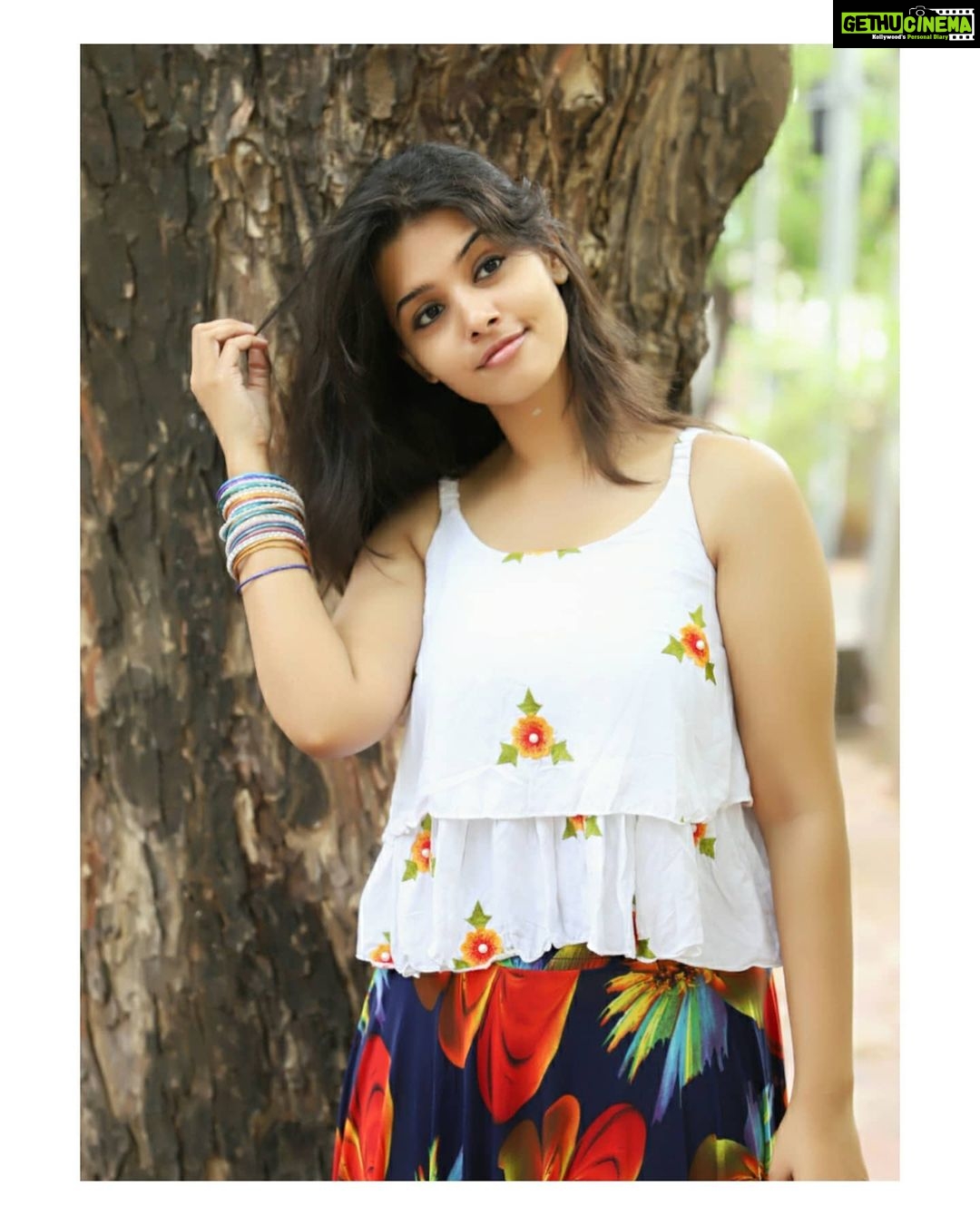 Swathishta Krishnan Instagram - 1 : during quarantineeee 2: after quarantineeee ❤️😄 Pc @vicky___075photography Wearing @blendinstyle . . . . . #throwbackseries ..#behindwoods #behindwoodsgoldmedals #tamilactors #indiaglitztelugu #malayalamcinemas #malayalammoviesongs #mollywood #telugucinema #tamil #kollywoodmovie #jewellery #gowns #bluegown #tiktokgirls #tamilheroines #behindwoods #behindwoodsgoldmedals#malayalamsongs #malayalamcinema #malayalamsongs #malayalam #malayalamheroines #malayalammonday #kollywoodqueen #behindwoods #indiaglitzmalayalam #asianet