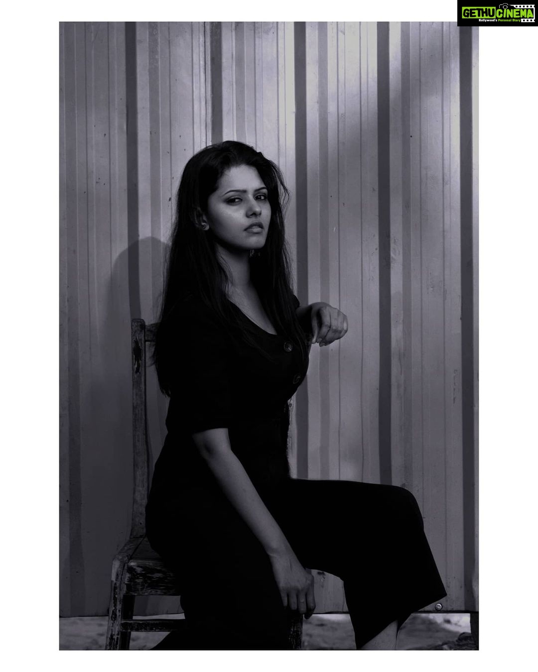 Swathishta Krishnan Instagram - Shades of BLACK 🖤 . . . . Captured by @irst_photography . . . . #throwbackseries ..#behindwoods #behindwoodsgoldmedals #tamilactors #indiaglitztelugu #malayalamcinemas #malayalammoviesongs #mollywood #telugucinema #tamil #kollywoodmovie #jewellery #gowns #bluegown #tiktokgirls #tamilheroines #behindwoods #behindwoodsgoldmedals#malayalamsongs #malayalamcinema #malayalamsongs #malayalam #malayalamheroines #malayalammonday #kollywoodqueen #behindwoods #indiaglitzmalayalam #asianet